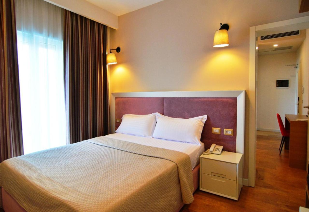 Resort Sandy Golem (Tirana)