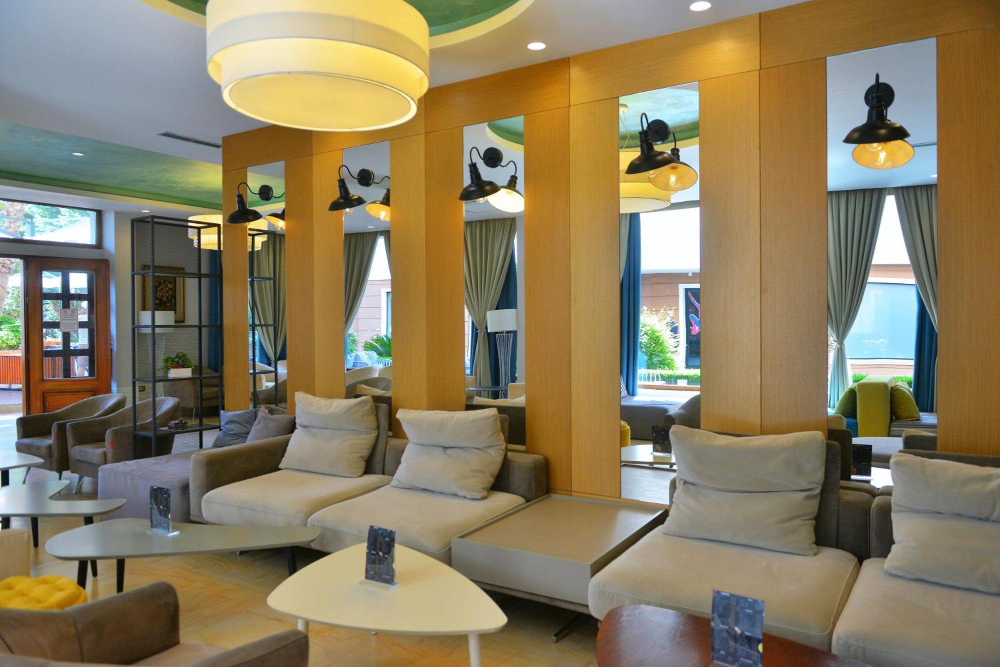 Sandy Resort 4*