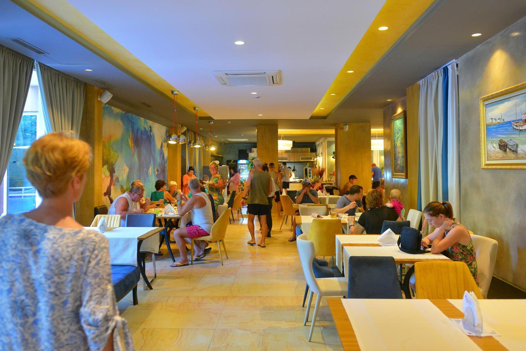 Sandy 4* Golem (Tirana)